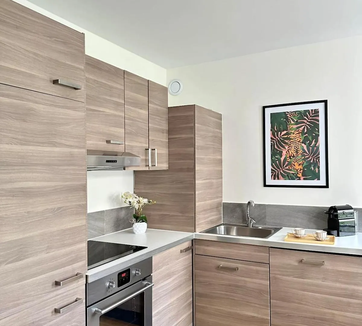 1575C Family Apartment La Villette باريس فرنسا